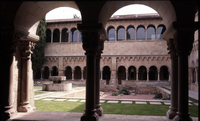 Vistes del monestir de Sant Cugat del Vallès.