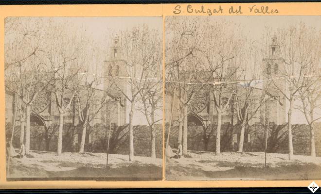 Còpia positiva estereoscòpica amb una vista de la plaça d'Octavià i el Monestir de Sant Cugat del Vallès.