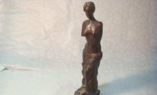 0152-Venus, talla en fusta