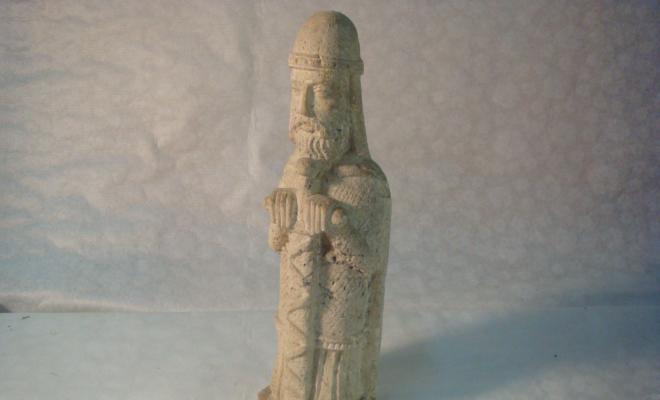 0156-Escultura de guerrer de pedra