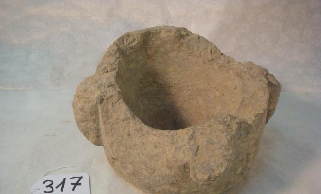 0317-Morter de pedra fragmentat