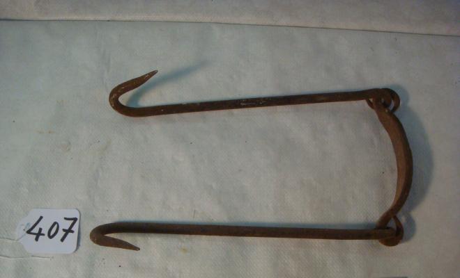0407-Doble ganxo de ferro amb unidor