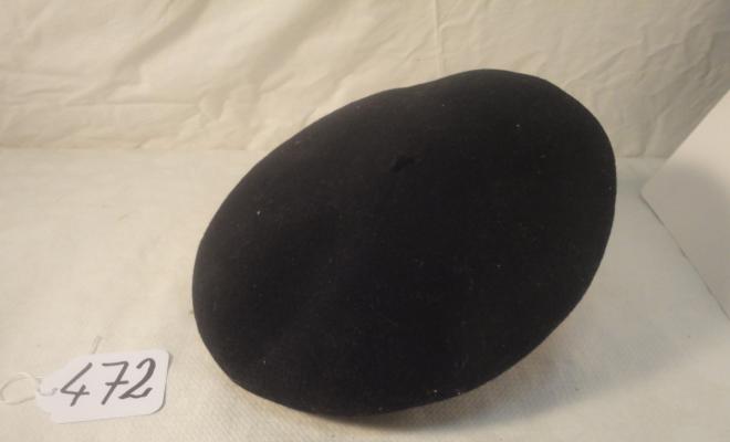 0472-Boina negra