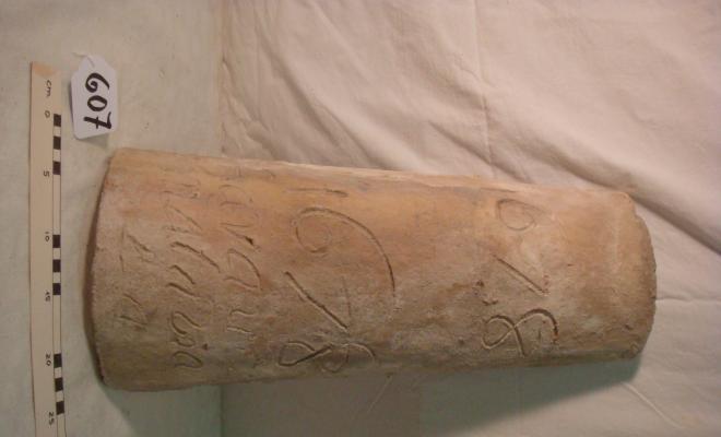 0607-Teula datada 1678