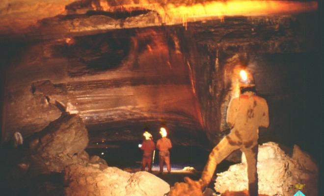 26 Cova del Serrat del Vent - Sala (III)
