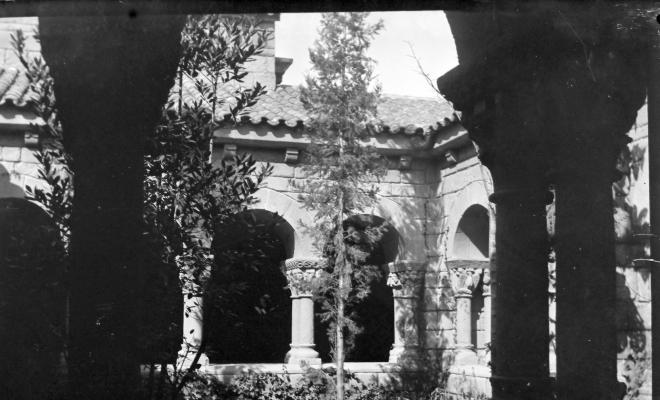 Claustre
