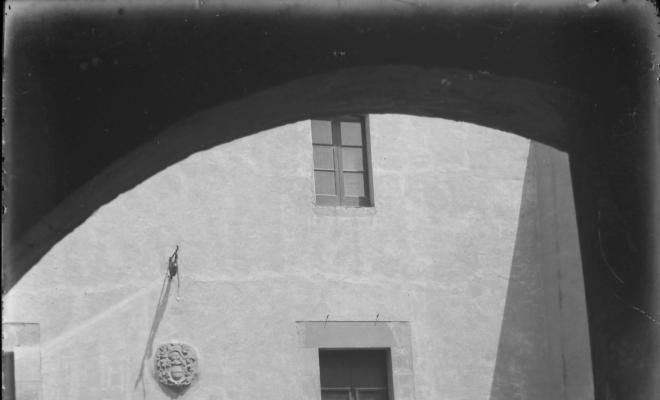 Torre Vella. Patí d'entrada