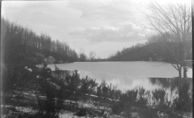 Paisatge muntanya amb llac