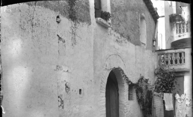 Façana casa antigacarrer