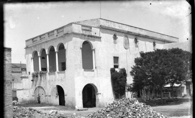 Can Bachs (o Anglasell). Façana general