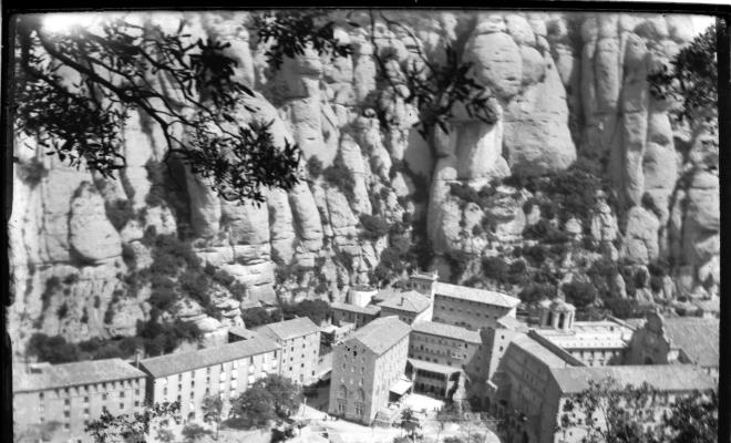 Montserrat. Vista General muntanya i monestir