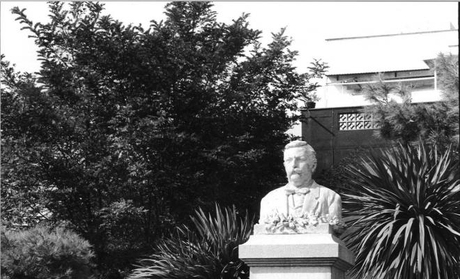 Monument a Anselm Clavé