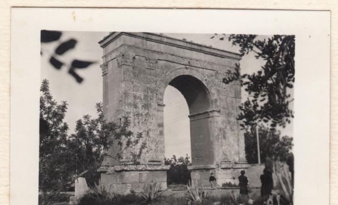 Tarragona. Arc de Barà.