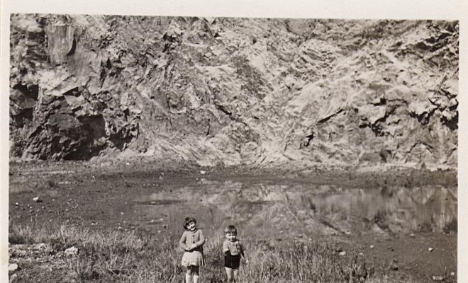 "Un ""Colorado"" a Montgat: la mobntserrat i en Ramon davant l'estany"
