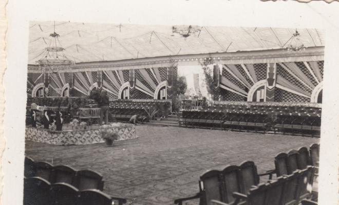 Festa Major. Interior de l'envelat del Casino Badaloní