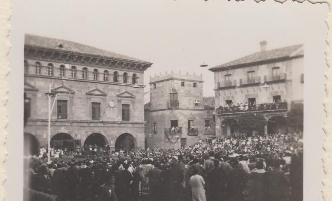 Festa d'infants i flors, organitzada per l'Associació Protectora de l'Ensenyança al Poble Espanyol
