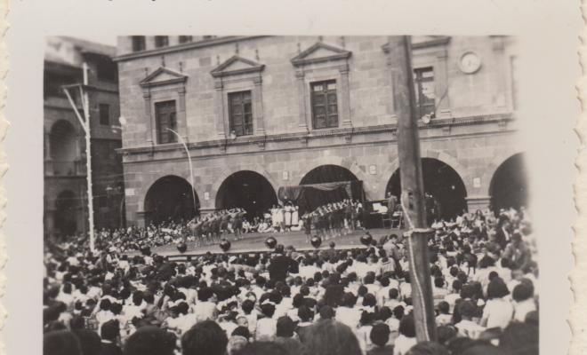 Festa d'infants i flors, organitzada per l'Associació Protectora de l'Ensenyança al Poble Espanyol