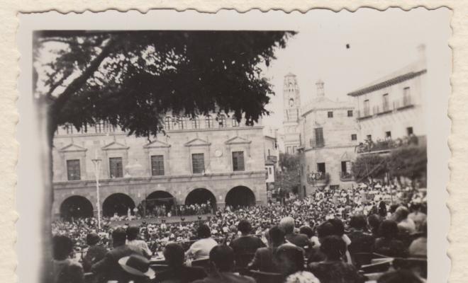 Festa d'infants i flors, organitzada per l'Associació Protectora de l'Ensenyança al Poble Espanyol