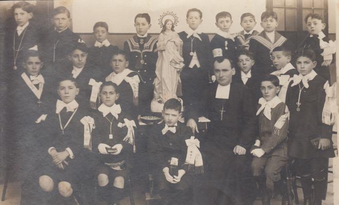 Hno. Bernabé. Maristes. Grup de Primera Comunió. Amb identificació