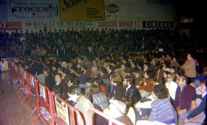 Ajuntament Ple al paveló de la Plana