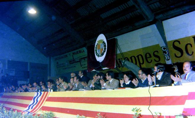 Ajuntament Ple al paveló de la Plana