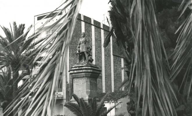 Escultura. Roca i Pi