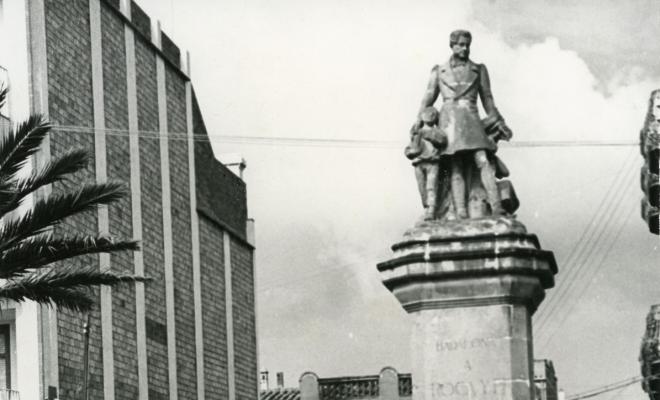 Escultura. Roca i Pi