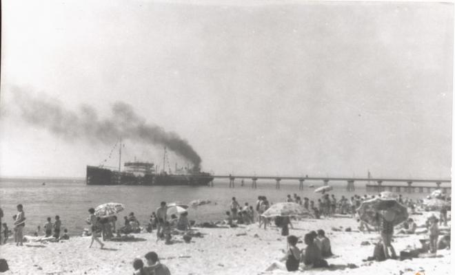 Platja. Pont del petroli
