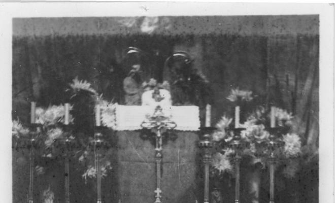 Crònica gràfica; Altars clandestins a cases