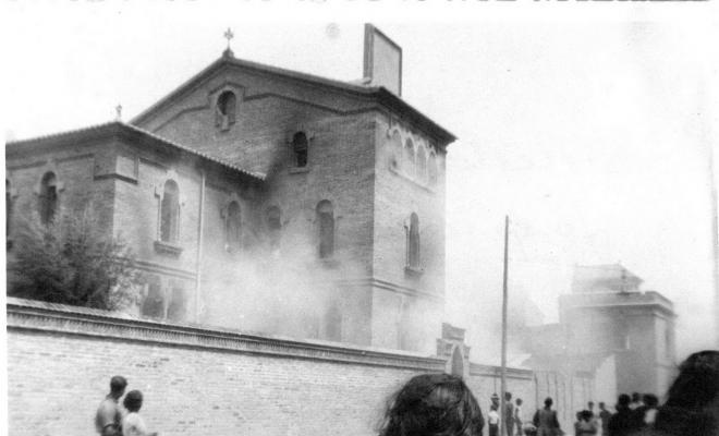 Crònica gràfica; Incendis edificis religiosos: Església i rectoria de Sant Josep