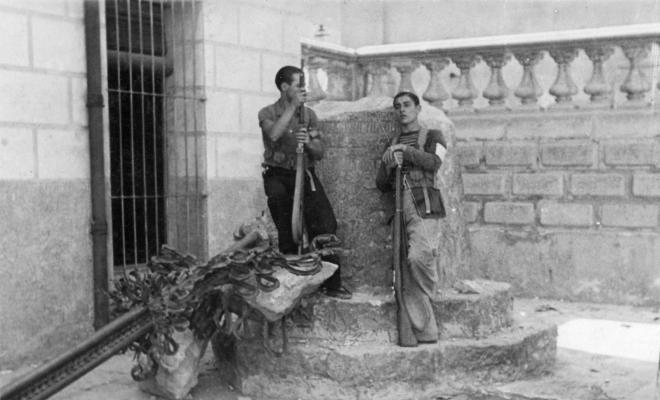 Crònica gràfica; Milicians