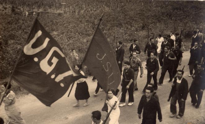 Crònica gràfica; Enterrament del primer milicià mort al front, Antoni Sala i Pont 