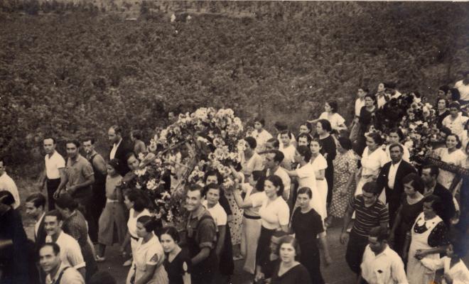 Crònica gràfica; Enterrament del primer milicià mort al front, Antoni Sala i Pont 