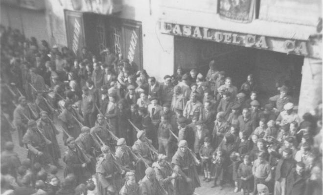 Crònica gràfica;Entrada de les tropes nacionals a Badalona