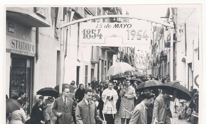 Crònica gràfica;Acte dhomenatge a Madrona Estapé el seu 100 aniversari