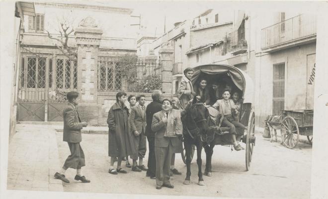Crònica gràfica;Recollida botelles de cava parròquia de Santa Maria