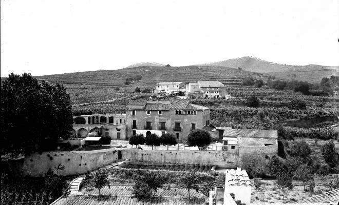 Can Mora. Vista general