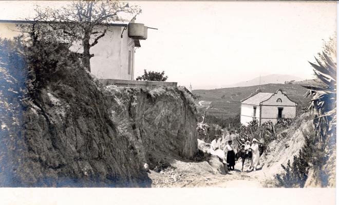 Colònia Sant Antoni, pel camí de Massanuch