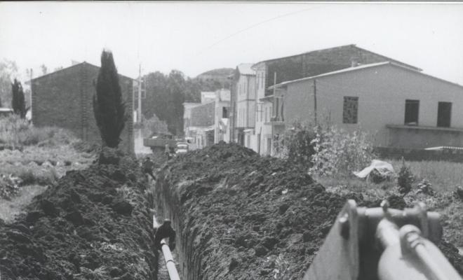 Obres de renovació de la xarxa d'abastament d'aigua al carrer del Ter