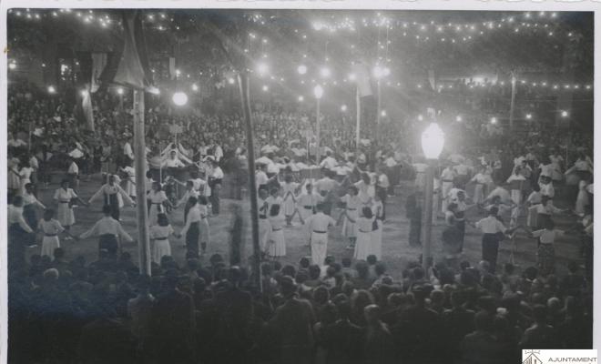 Concurs de sardanes de Festa Major a la plaça Nova