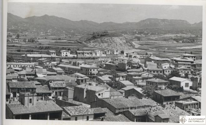 Vistes de Torelló des del Puigdessalit