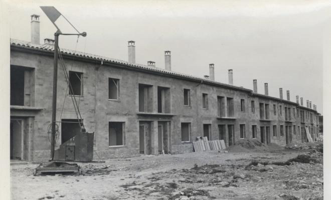 Construcció dels habitatges de la "Cooperativa de Vivendes Vall del Ges" al Barri de Montserrat