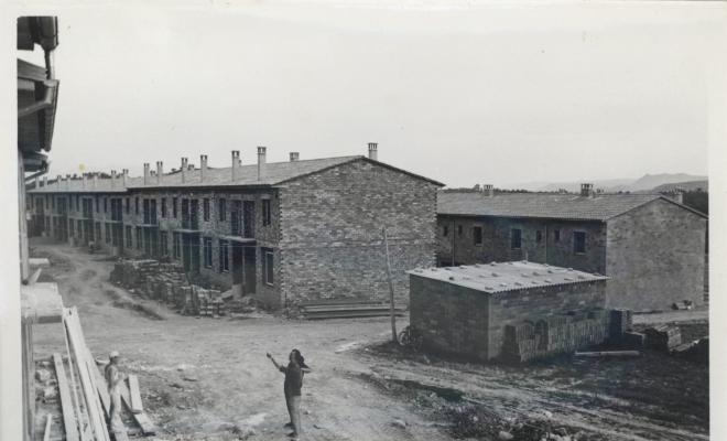 Construcció dels habitatges de la "Cooperativa de Vivendes Vall del Ges" al Barri de Montserrat