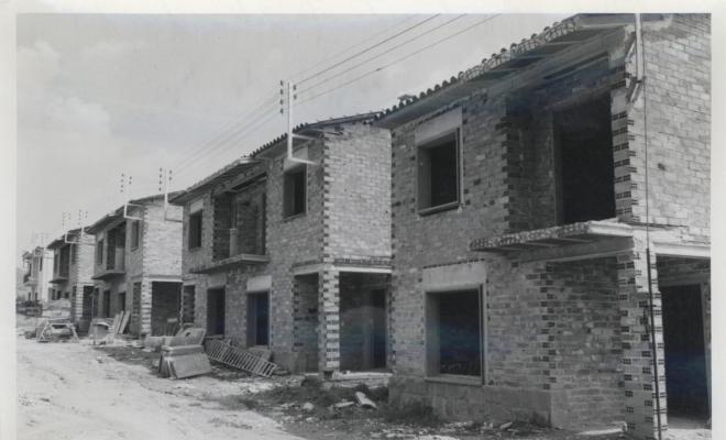 Construcció dels habitatges de la "Cooperativa de Vivendes Vall del Ges" al Barri de Montserrat
