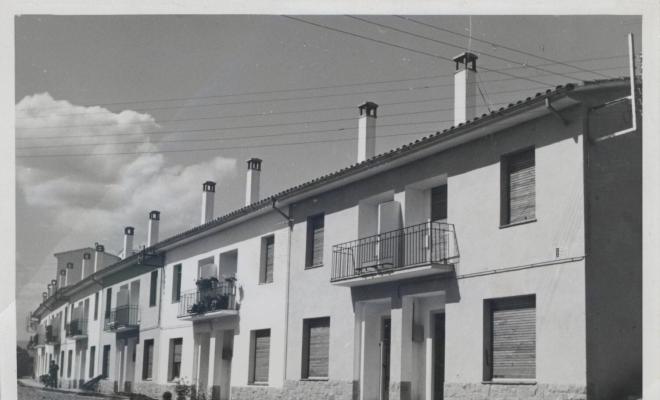 Construcció dels habitatges de la "Cooperativa de Vivendes Vall del Ges" al Barri de Montserrat