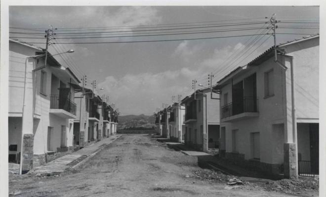 Construcció dels habitatges de la "Cooperativa de Vivendes Vall del Ges" al Barri de Montserrat