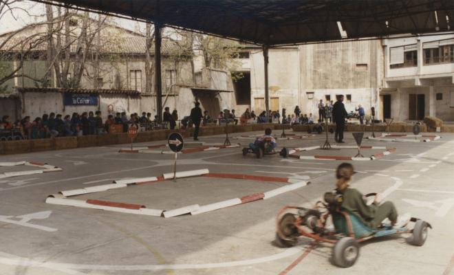Pista del Club Infantil. Pràctiques de conducció per a joves amb karts 