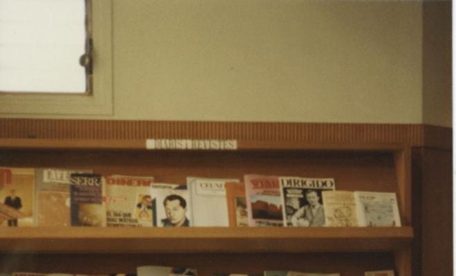 Biblioteca popular de La Caixa al Carrer Sant Miquel