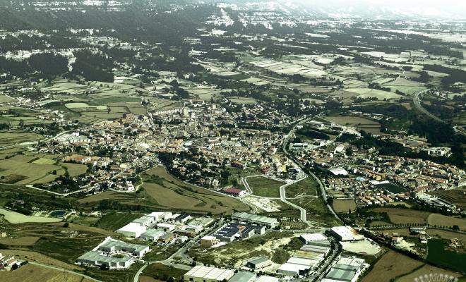 Vista aèria de Centelles, presa des del sud