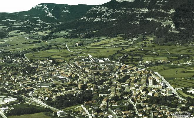 Vista aèria de Centelles, presa des del nord